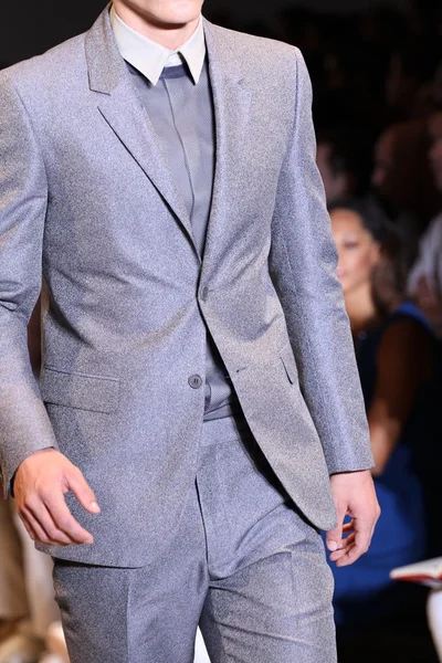 Look 13